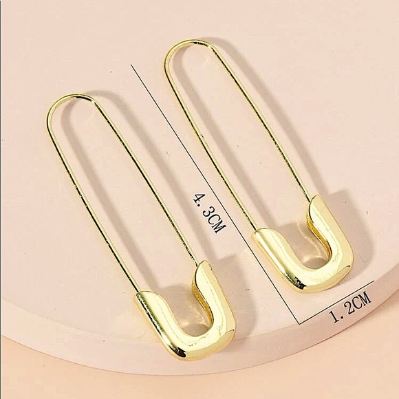 Safety Pin Gold Plated Oversized Earrings - Picture 4 of 4